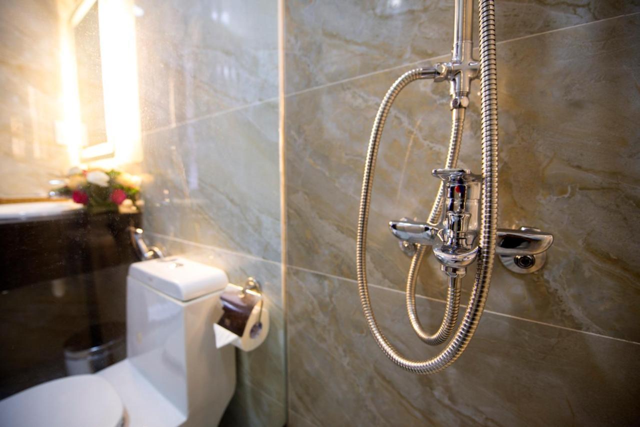 Dac Tin Luxury Hotel Tuy Hoa Bagian luar foto